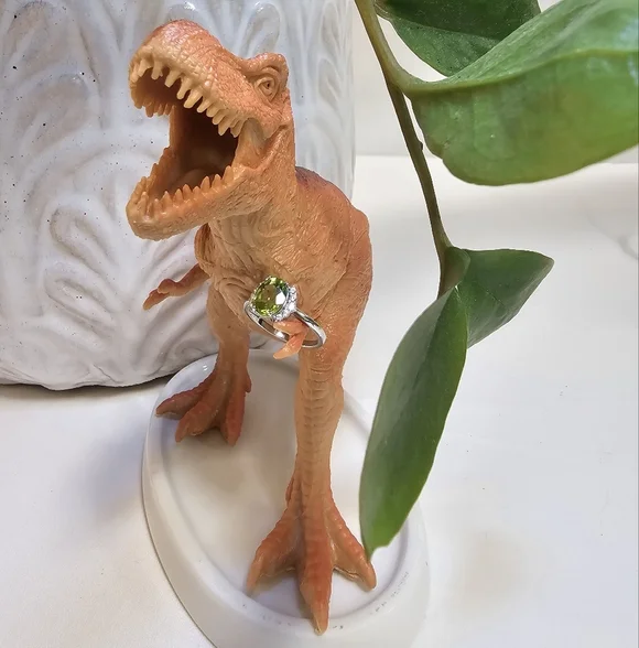 Sterling Silver Peridot Halo Ring | Size 7 | .925 Stamped | August Birthstone - Picture 2 of 5